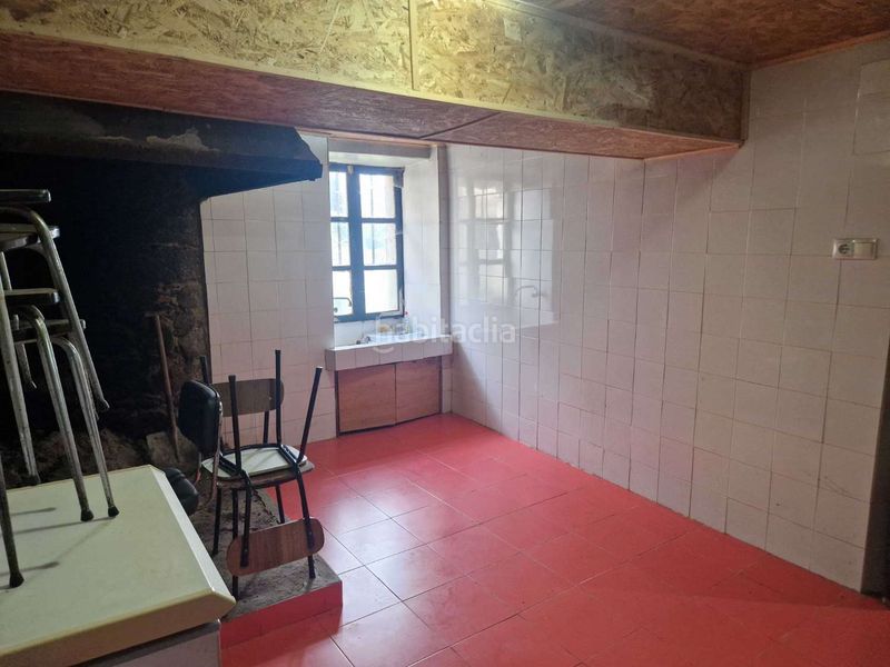 Foto f28394e9-2000-434b-b231-43a990586e3c. Casa adossada amb aparcament a Teo