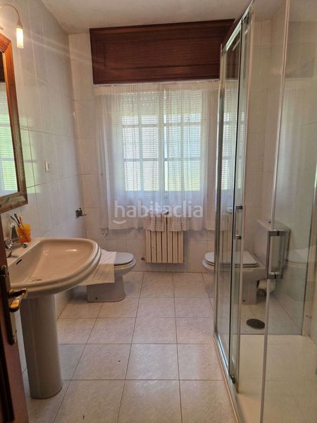 Foto dda3dd45-b8c4-4690-b997-1dec110f5edb. Casa amb calefacció aparcament piscina a Brión
