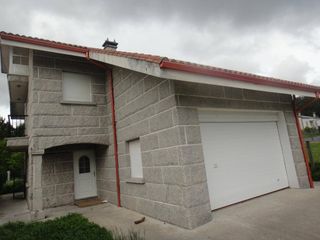 Rent House in Brión
