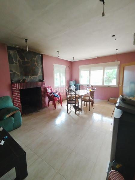 Foto e30a999f-3632-4c7d-8d1d-41a4a6a0162c. Bauernhof mit heizung parking in Calvarrasa de Arriba