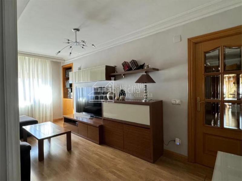 Foto efb8a917-2135-4403-bfbe-6e2a6ddaf5a8. Flat with heating in Garrido Sur Salamanca