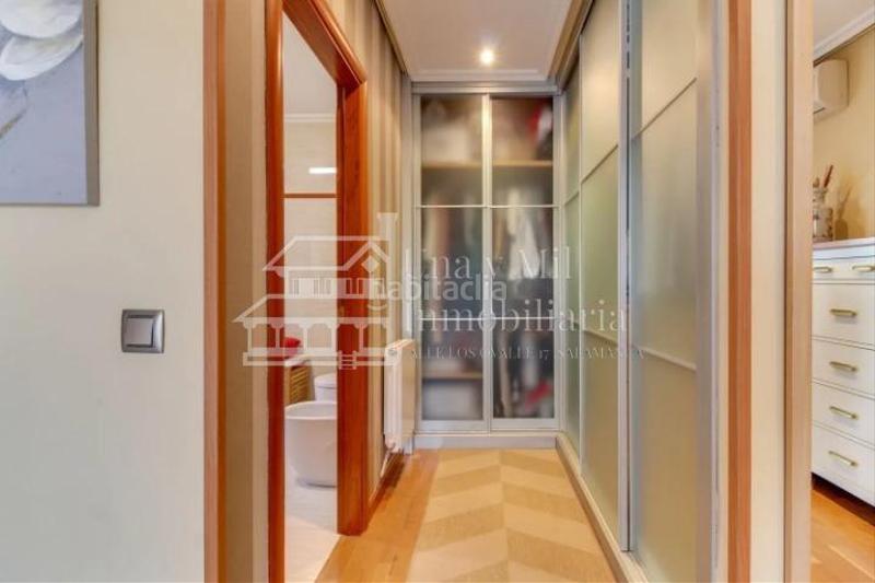 Foto 163e3dd7-158e-435d-b6a6-f75153a78a84. Chalet con riscaldamento parcheggio piscina in Villamayor