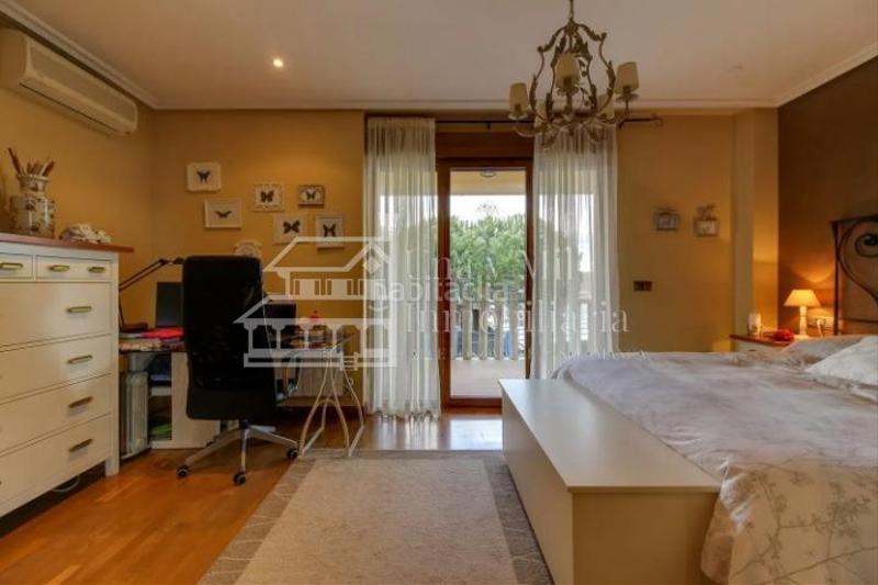 Foto 2f1c4e22-cc6e-43a1-a27f-baa44015ba46. Chalet con riscaldamento parcheggio piscina in Villamayor