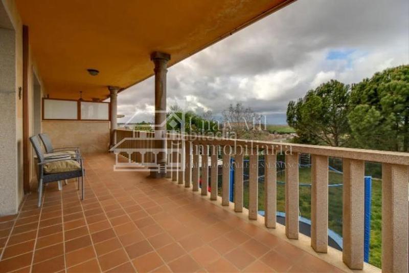 Foto 3d059865-fde9-44bb-b5e2-190fe28af27c. Chalet con riscaldamento parcheggio piscina in Villamayor