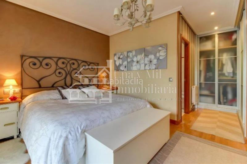 Foto 98495a62-a058-4cfb-9473-5ceb8f7b0f58. Chalet con riscaldamento parcheggio piscina in Villamayor