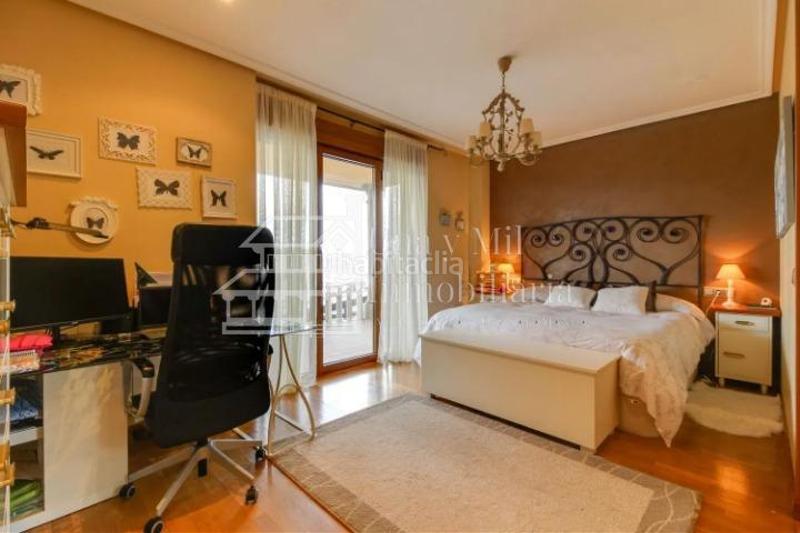 Foto 9ba3469b-257f-40a1-8ed3-2dbc659c446f. Chalet con riscaldamento parcheggio piscina in Villamayor