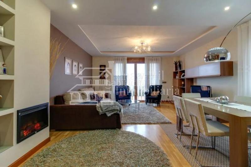 Foto b5090af9-9314-4553-a31c-5465d724b47a. Chalet con riscaldamento parcheggio piscina in Villamayor