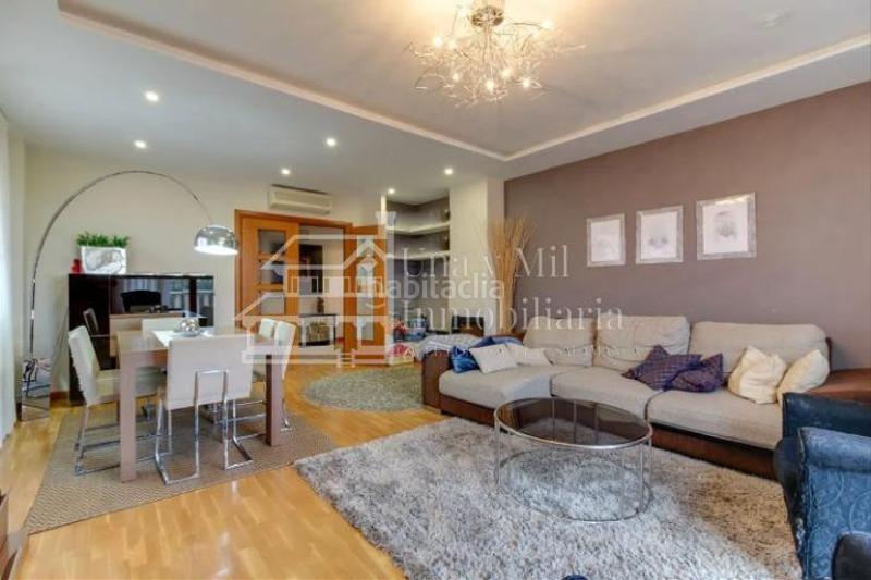 Foto d4d36ad8-fa27-455b-8e5f-381f28289042. Chalet con riscaldamento parcheggio piscina in Villamayor