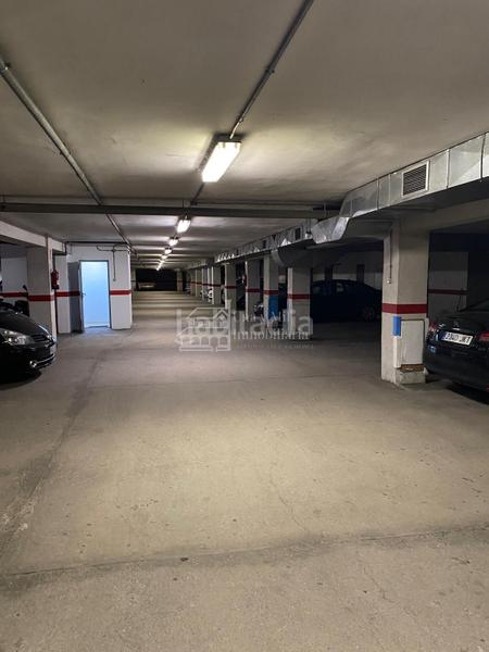 Foto 380cff91-6439-433a-b27d-5d35d4f19360. Parking coche garaje en Guijuelo