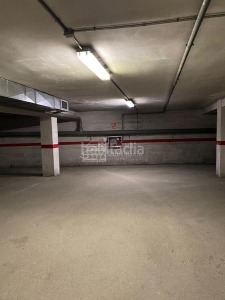 Foto 589b67d5-1d74-4d14-876d-9feb58c58043. Parking coche garaje en Guijuelo