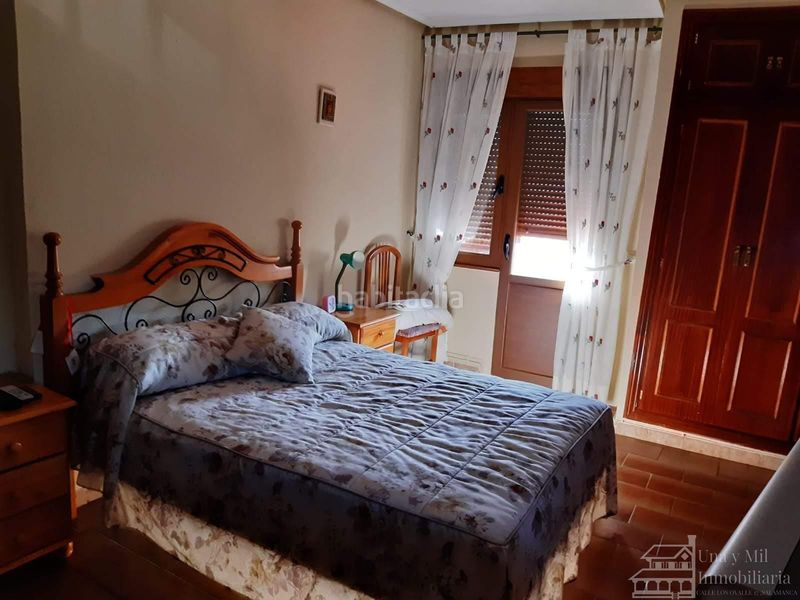 Foto b4a875af-f87f-41e8-848e-dd62c1582c26. Casa amb calefacció aparcament a Sequeros