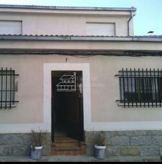 Casa a Alba de Tormes. Pueblo cercano a salamanca con muy buena comunicacion y todos lo