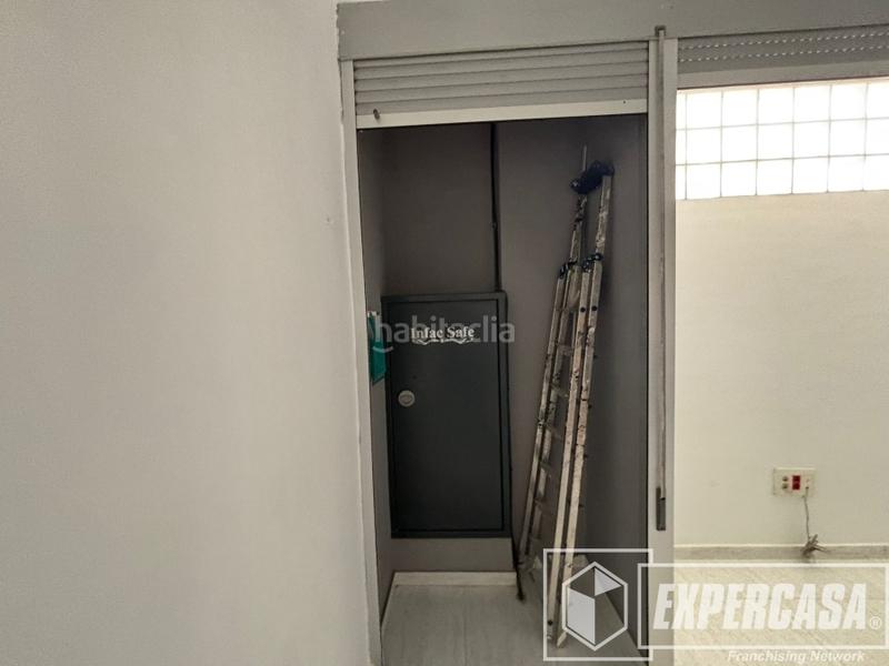 Foto 4ea9f0d2-a95a-4edb-a2c4-e7e9dbc1287e. Lloguer local comercial a Silla