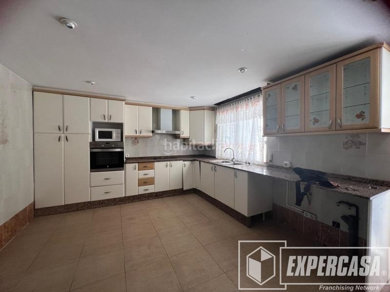 Foto 328a9482-9f84-41d7-b882-2b11aa978703. Casa adosada en Silla