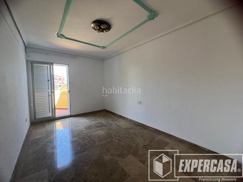 Foto 353ea2bf-5629-472c-bb8d-649a34a86047. Casa adosada en Silla