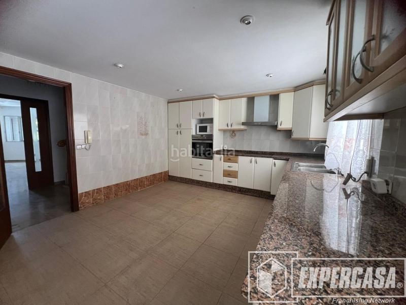 Foto 48957363-080d-4c2b-ac6b-8e5efa4db7a8. Casa adosada en Silla