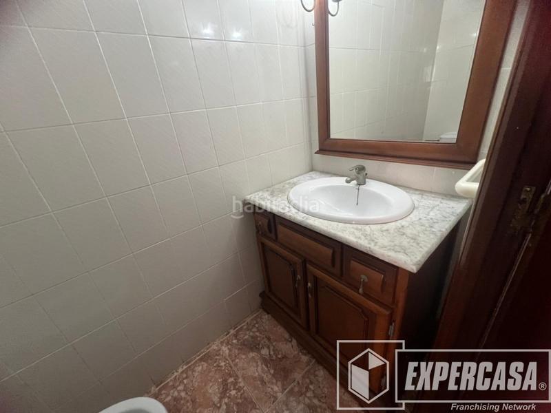 Foto b5429422-6c7e-422a-b09d-915f929c5e6c. Casa adosada en Silla