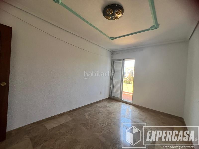 Foto c3375369-cddb-4098-8343-d276a229602c. Casa adosada en Silla