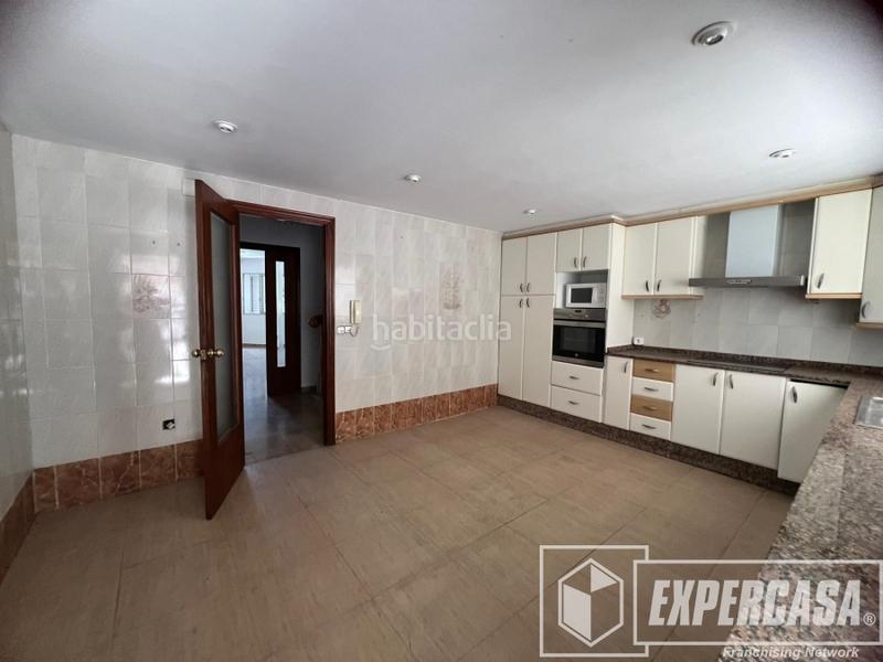 Foto fe9ea33e-7a05-4455-bccd-9cd332d157cb. Casa adosada en Silla