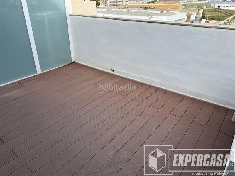 Foto 0e0e9d6f-29f5-44df-9974-77ab7388b556. Àtic amb calefacció aparcament piscina a Silla