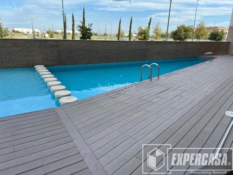 Foto e775b35b-075d-49f8-9bd9-4cc65e332e31. Àtic amb calefacció aparcament piscina a Silla