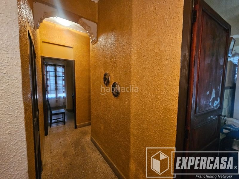 Foto 2d5d9fe8-a356-45f0-bf11-68bda99db8b1. Edifici a Silla