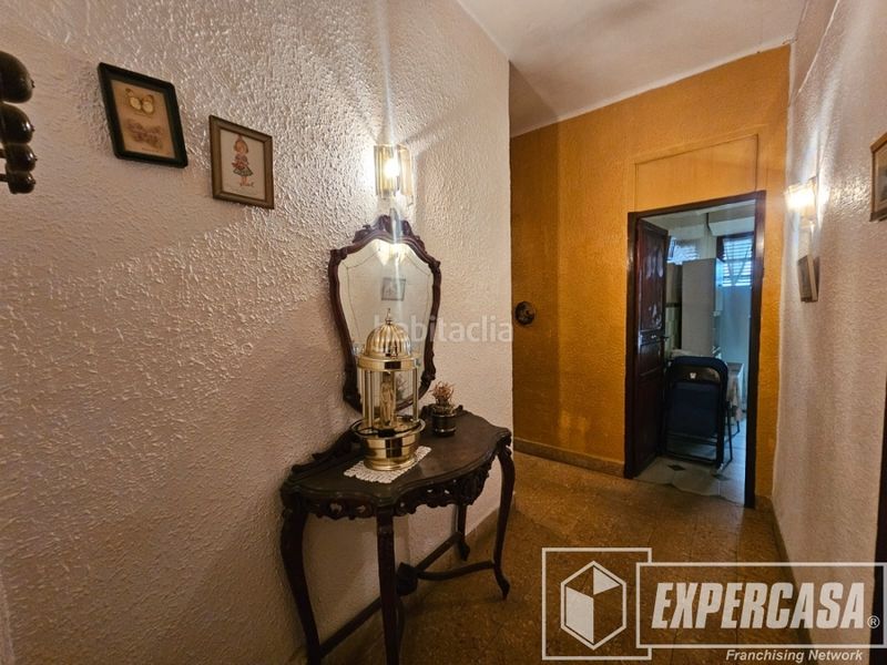 Foto 5338c532-7684-4783-a293-2515dad530a1. Edifici a Silla