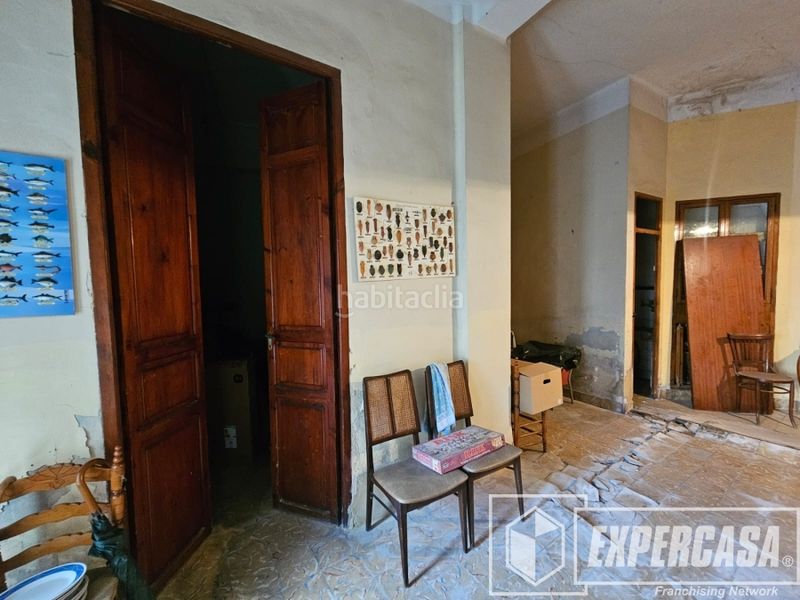 Foto 593e29d9-919d-47c4-b793-95dbced5ff2f. Edifici a Silla