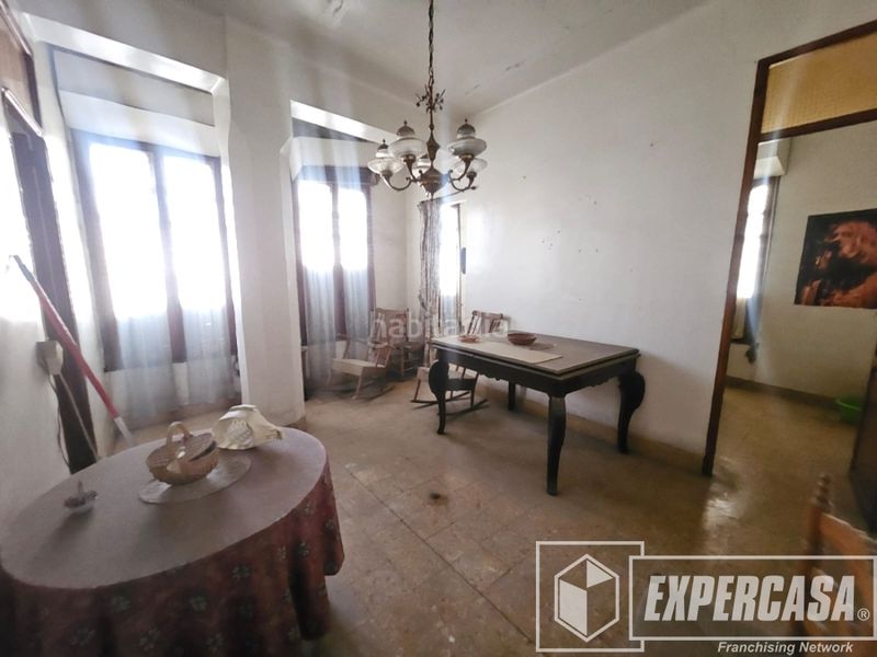 Foto 724c1d23-d717-412f-8de7-de5e2c8daa78. Edifici a Silla