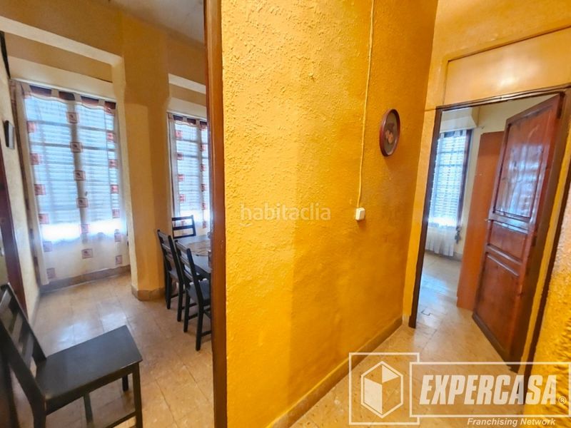 Foto e8c5c70a-5820-4e04-887d-9b8cc5016ba1. Edifici a Silla