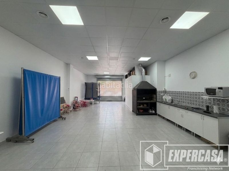 Foto 050ffe6a-a796-4da6-a82b-177d1d016a82. Local comercial a Silla