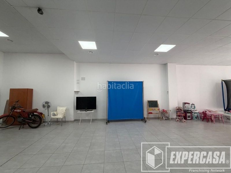 Foto c2e59407-31b9-4ed5-bb75-daa8df22d7f8. Local comercial a Silla
