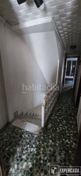 Foto 2bb212f7-341b-4458-b260-bb89fa3850a4. Edificio en Silla