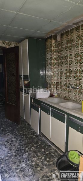 Foto 5aa0570e-3e4b-41df-bb2c-6d1aec94f271. Edificio en Silla