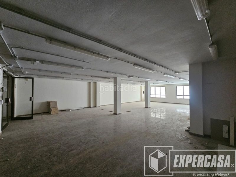 Foto f7ffdc1c-eb53-458d-bff4-3f8c9c41400f. Ufficio in Silla