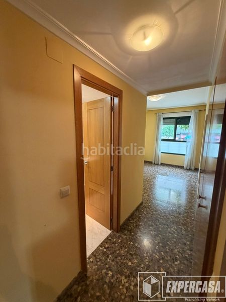 Foto 1ad5b1d6-06c9-46f9-982a-37f1e98dd370. Lloguer apartament amb piscina a Silla