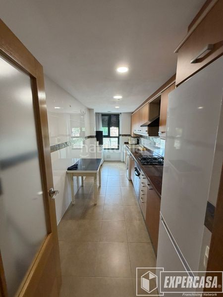 Foto 8518761d-dd93-4187-bd8e-0abc8dfe3d45. Lloguer apartament amb piscina a Silla