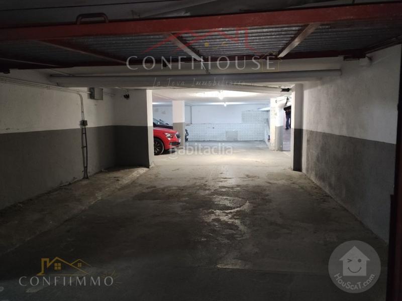 Foto fa3f112e-3a0a-4052-93fd-a9dc342aa3f2. Posto auto in Centre Blanes