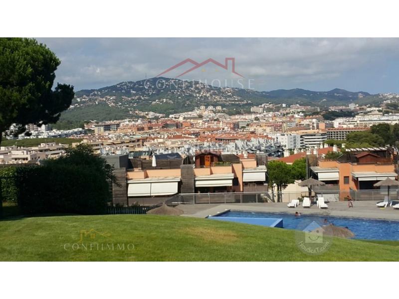 Foto 960ea830-8046-49c6-ab23-41b8b040fbe3. Pis amb calefacció aparcament piscina a Santa Clotilde Lloret de Mar