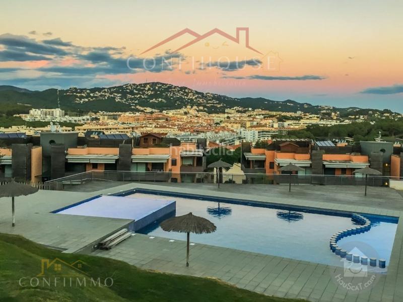 Foto cbadeda5-6dd9-4e0f-8246-d51e6b61aae0. Pis amb calefacció aparcament piscina a Santa Clotilde Lloret de Mar