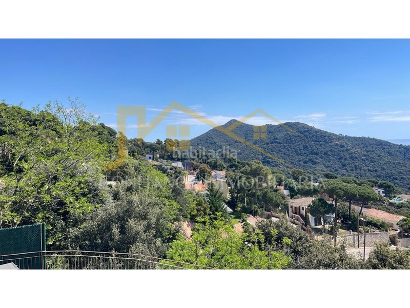 Foto b9941624-a66c-491c-aec5-ff2b238b1ad3. Casa amb aparcament a Sant Cebrià de Vallalta