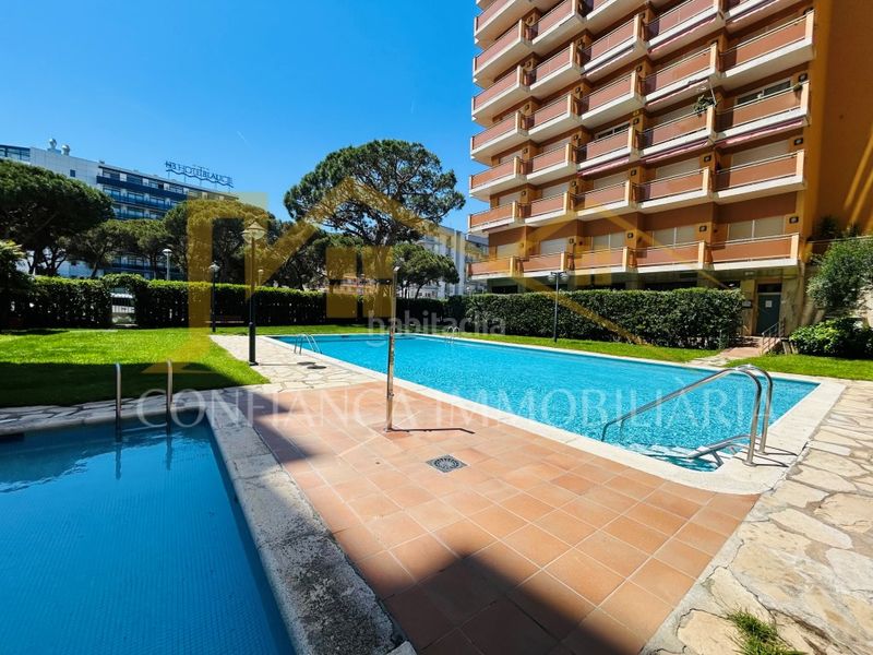 Foto dedf04de-f329-4d84-b566-2338604e0a89. Pis amb piscina a Els Pins Blanes