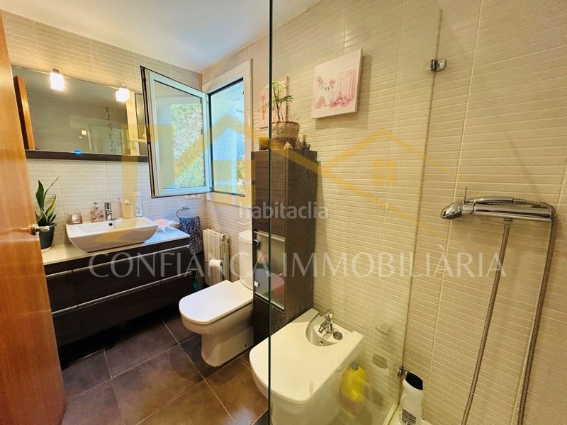 Foto b33f91bf-15e1-4a07-ac17-932e19060857. Pis a Els Pavos Blanes