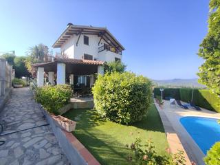 Xalet  Del cadi. Chalet en venta en sant esteve sesrovires, 4 dormitorios.