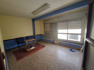 Lloguer Oficina  Enric granados. Oficina en alquiler en centre.