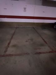 Lloguer Aparcament cotxe a Metge carreras. Garaje en alquiler en bonpreu.