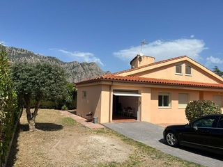 Location Chalet à Collbató. Chalet en alquiler en collbato, 3 dormitorios.