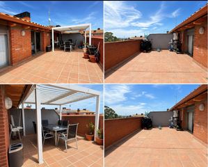 Zweistöckige Wohnung  Montserrat. Duplex en venta en centre poble, 4 dormitorios.