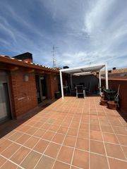 Dúplex  Montserrat. Duplex en venta en centre poble, 4 dormitorios.