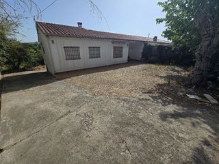 Casa  N/a. Casa en venta en can fossalva, 4 dormitorios.